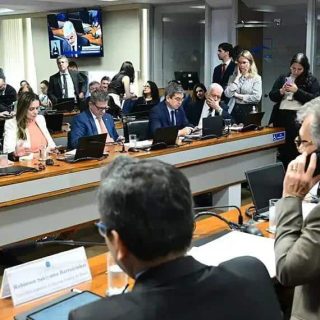 Senado analisa Pronampe para cooperativas e reconhecimento de professores