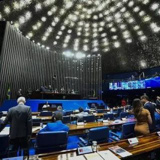 Senado aprova incentivo para servidores do INSS com foco na redução de filas