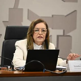 Senado aprova projeto que regulamenta formação de paraquedistas e instrutores