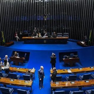 Senado aprova sessão de debates e diversas homenagens no Plenário