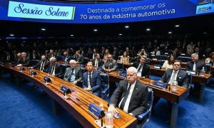 Senado celebra 70 anos da indústria automotiva e destaca papel econômico