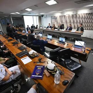 Senado debate manutenção da aposentadoria compulsória e a vitaliciedade