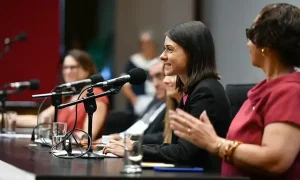 Senado discute combate à desinformação no 4º Congresso ComPública