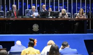 Senado homenageia Chico Anysio e destaca legado contra a psicofobia