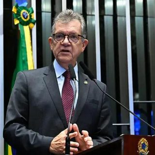 Senador apresenta PEC que visa gerar empregos e reduzir informalidade