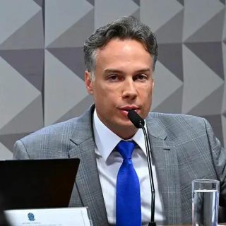 Silêncio na CPMI: Presidente da Amar Brasil Fica Calado em Audiência