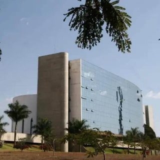 STF Avalia Contratações em Estatais Sem Lei Específica