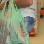 STF declara inconstitucionalidade de lei que forçava supermercados a dar sacolas