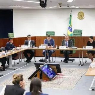 STF discute regulamentação de preços de medicamentos com Anvisa