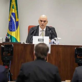 STF pede sessões extras para julgar Bolsonaro e outros réus envolvidos