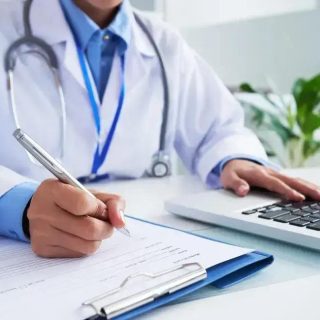 STM mantém condenação de militar que se passou por médico por mais de 10 anos