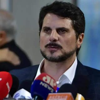 Suspensão das Cautelares: Senador Marcos do Val Libera Redes Sociais e Tornozeleira