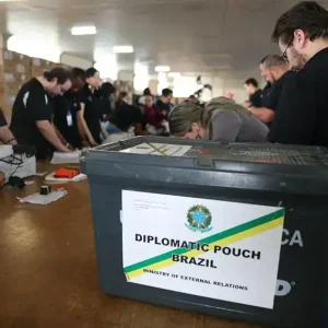Voto no exterior cresce 31%: como votar e justificar a ausência
